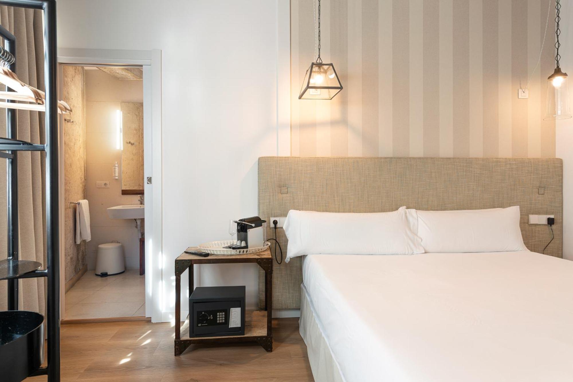 Double Room,1648898903:JPEG
